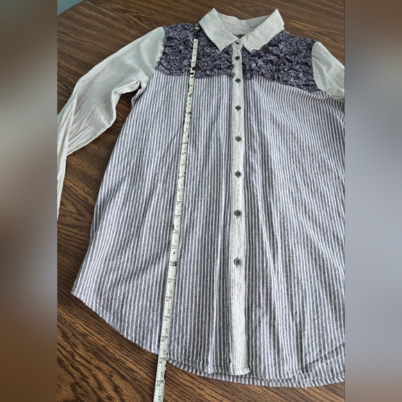 FREE PEOPLE Ruffled Button Up Large - Picture 8 of 13